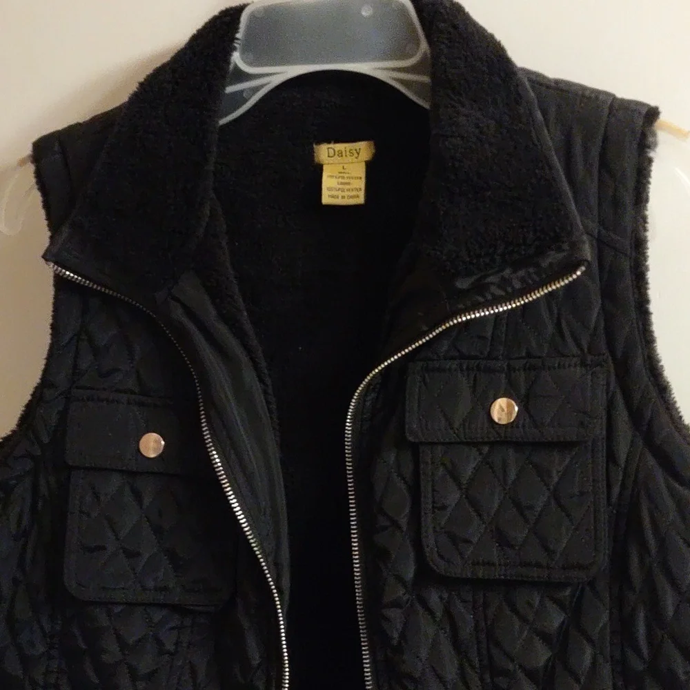 Vest - Picture 2 of 4